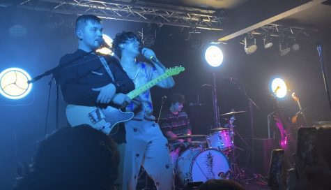 The Happy Fits Shine in Space Ballroom