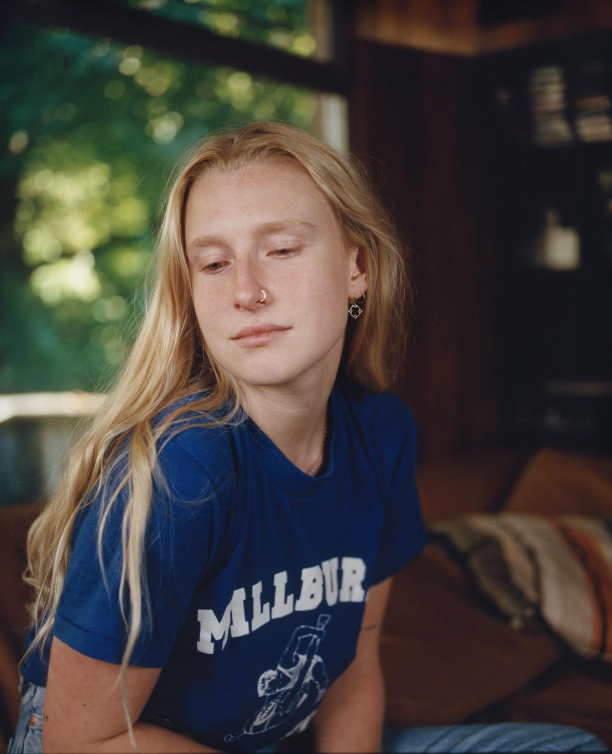 WRʕ•̫͡• Katie_Silvester_Billie_Marten_