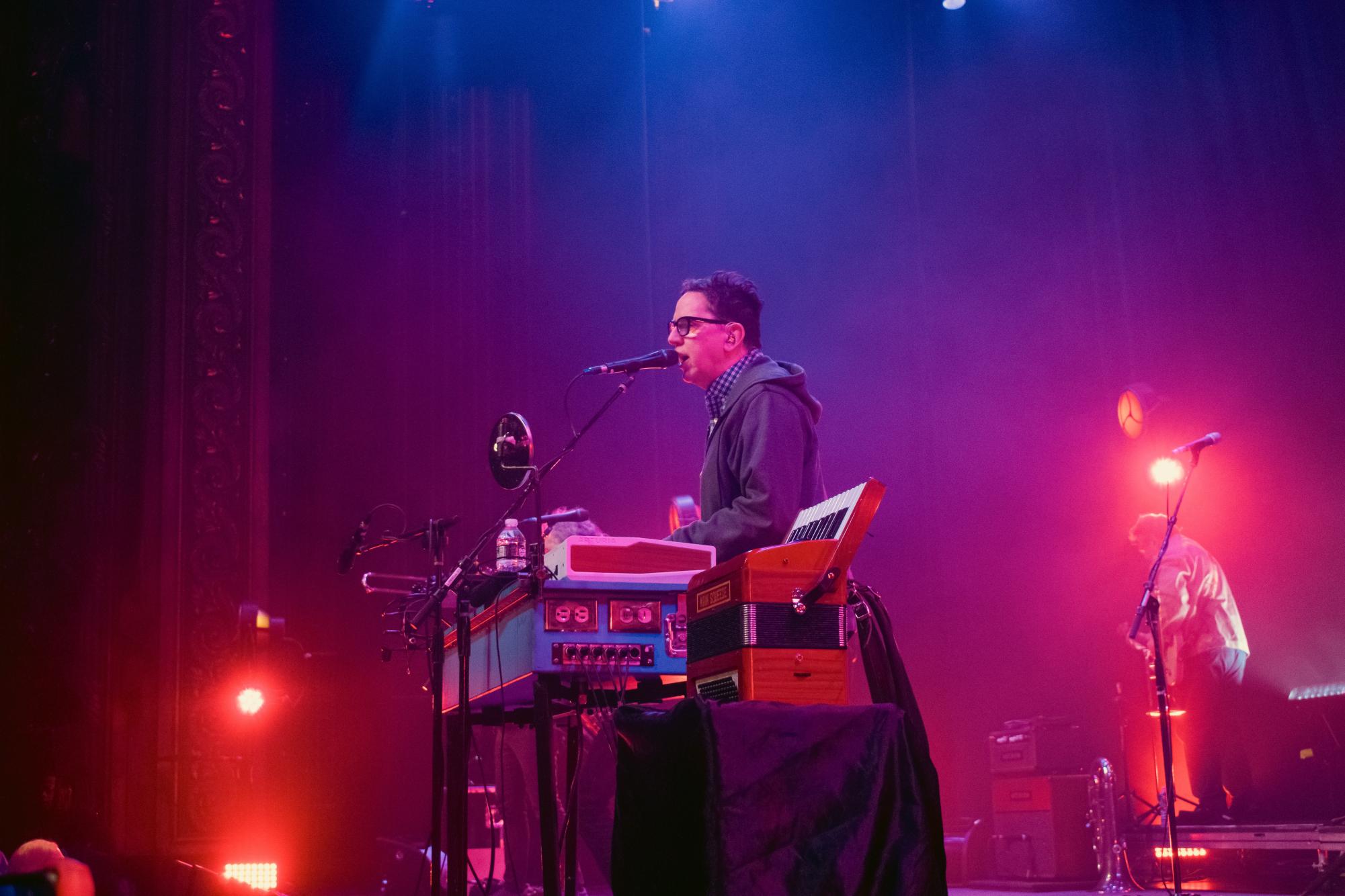 “Feel Free to Levitate for This One” — They Might Be Giants at Kings Theatre