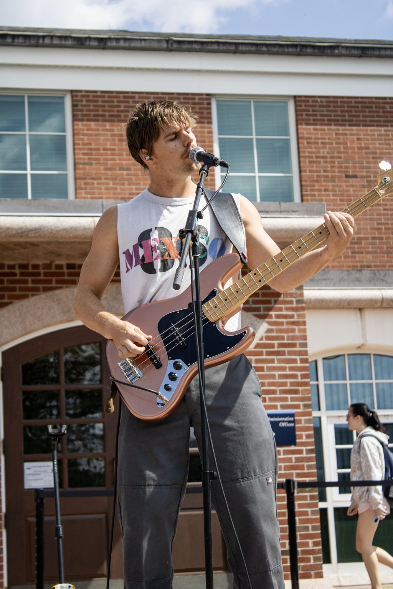almost monday Gives Quinnipiac a Taste of SoCal at Fall Fest