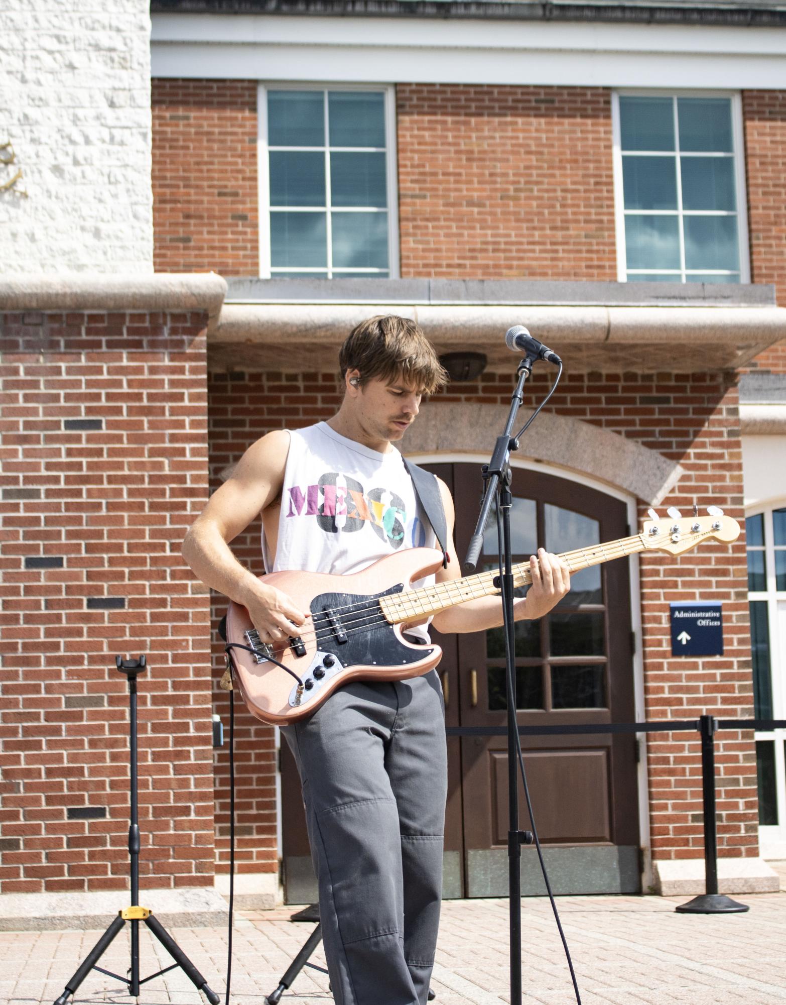 almost monday Gives Quinnipiac a Taste of SoCal at Fall Fest