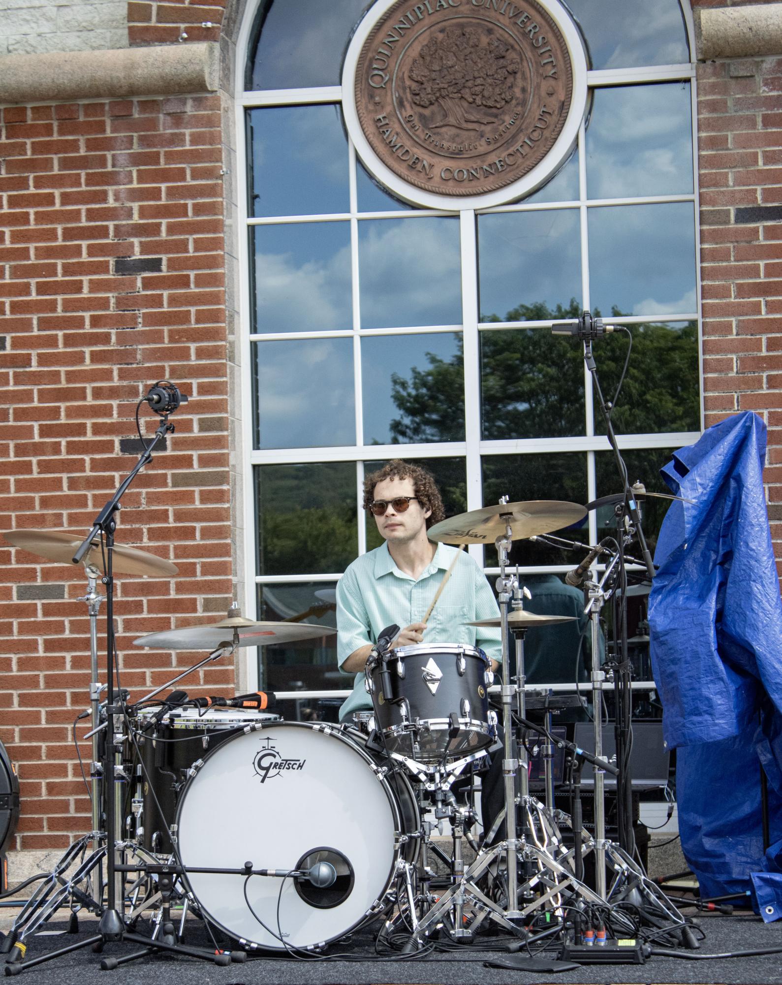 almost monday Gives Quinnipiac a Taste of SoCal at Fall Fest