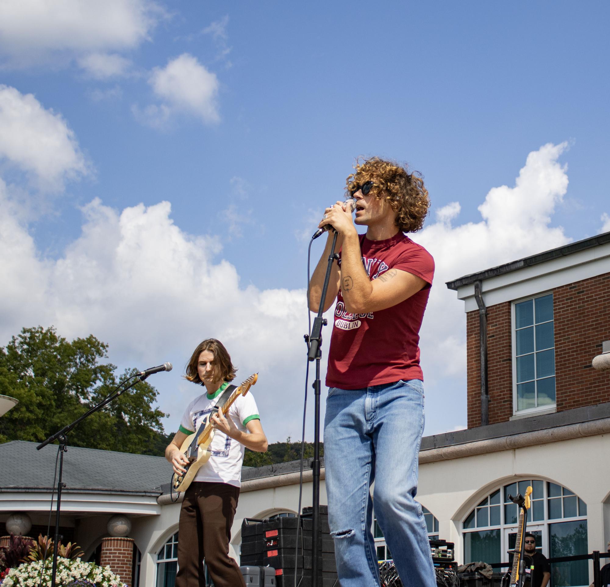 almost monday Gives Quinnipiac a Taste of SoCal at Fall Fest