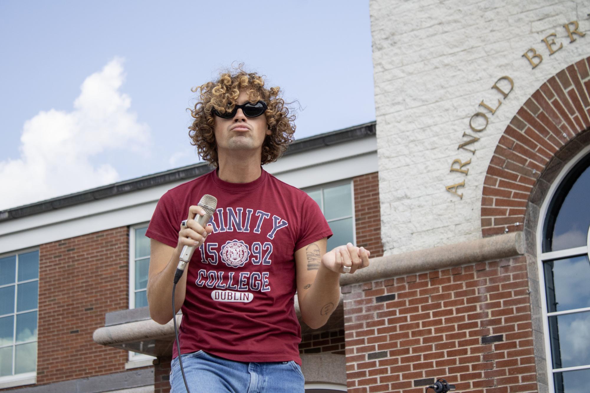 almost monday Gives Quinnipiac a Taste of SoCal at Fall Fest
