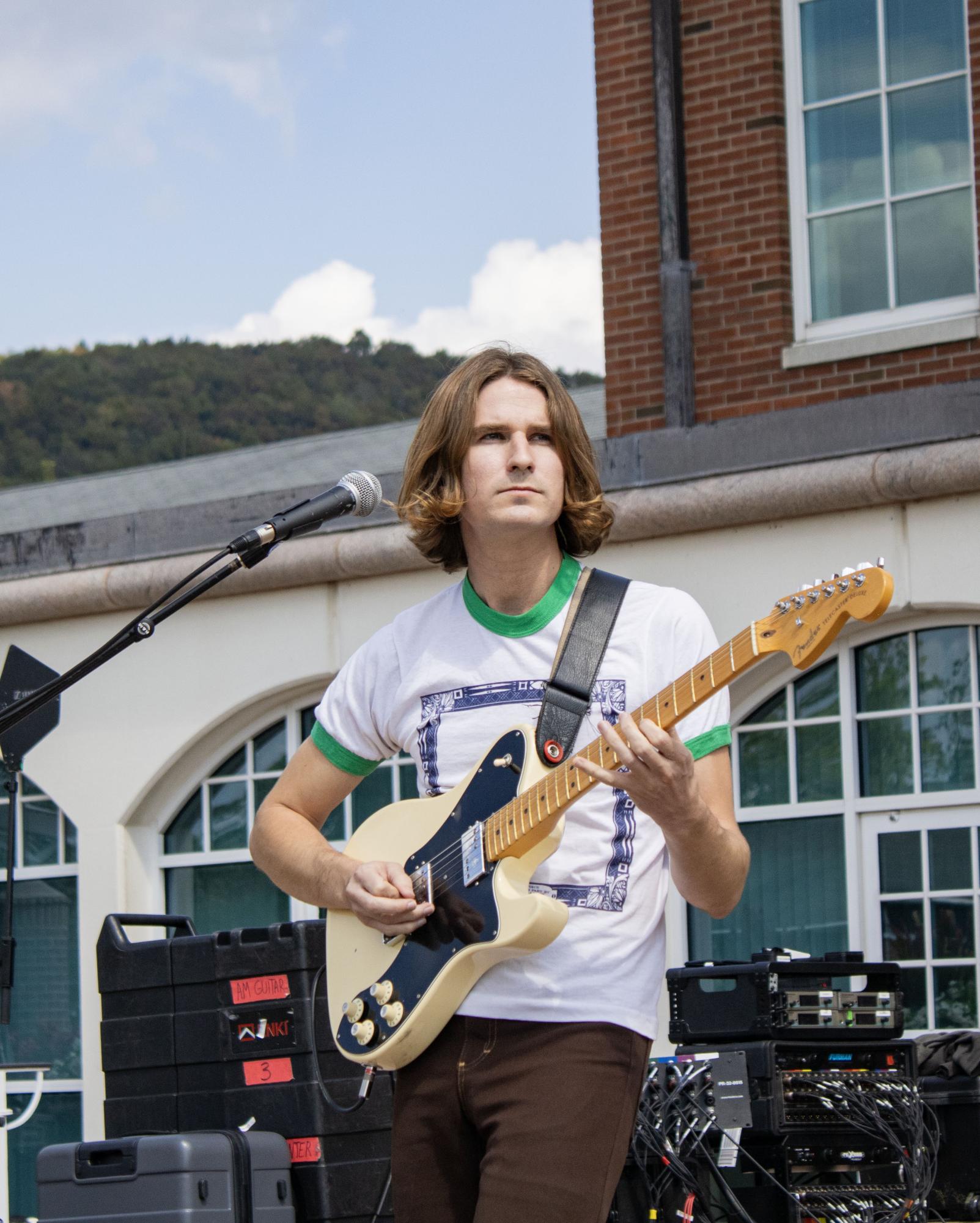 almost monday Gives Quinnipiac a Taste of SoCal at Fall Fest