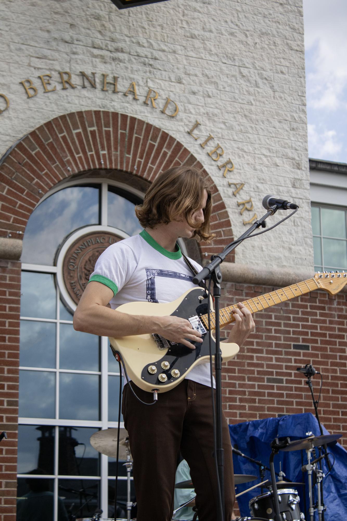 almost monday Gives Quinnipiac a Taste of SoCal at Fall Fest