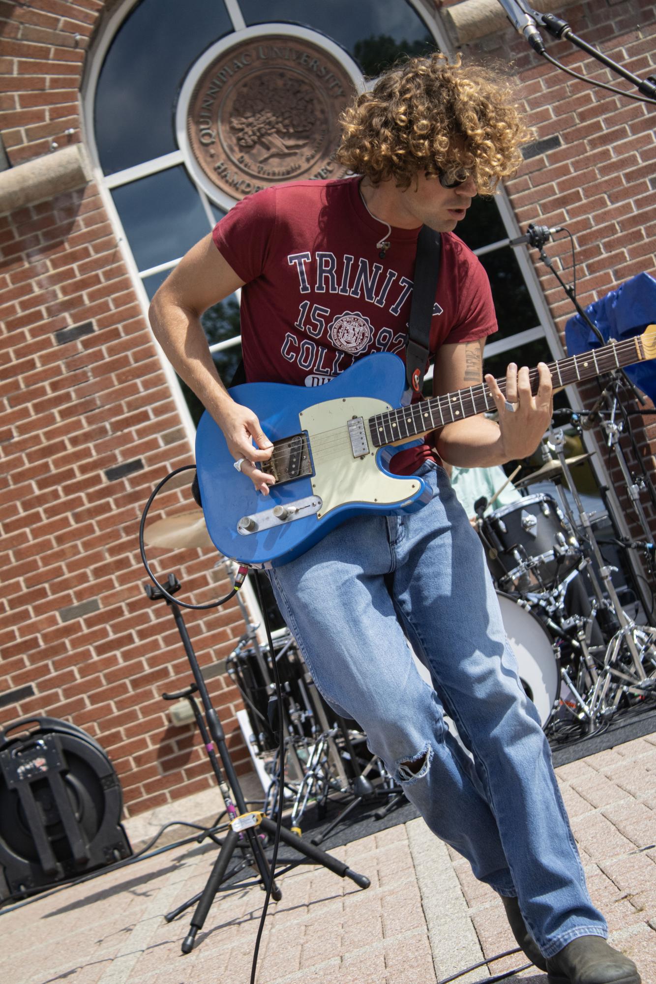 almost monday Gives Quinnipiac a Taste of SoCal at Fall Fest