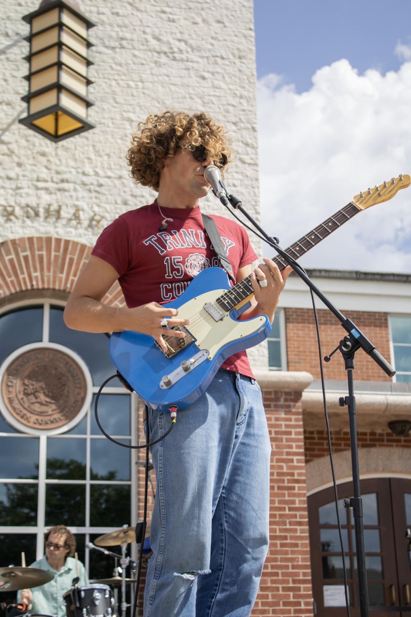 almost monday Gives Quinnipiac a Taste of SoCal at Fall Fest