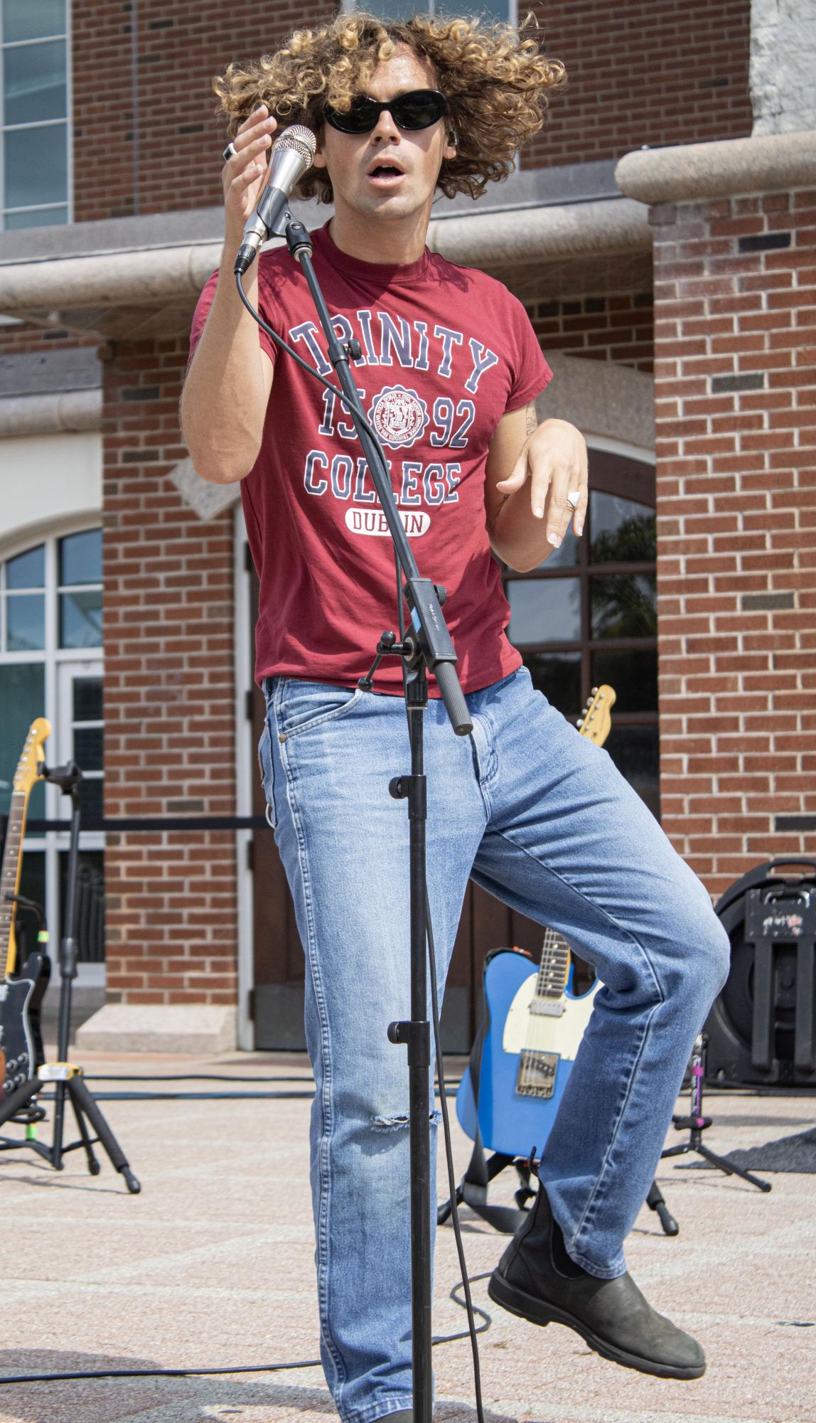 almost monday Gives Quinnipiac a Taste of SoCal at Fall Fest