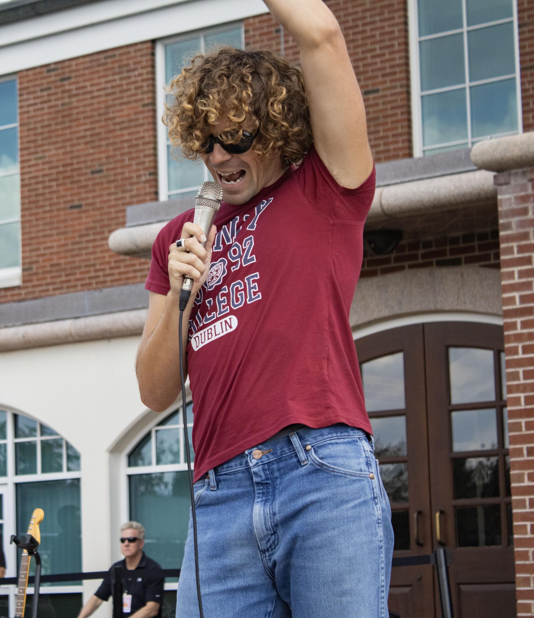 almost monday Gives Quinnipiac a Taste of SoCal at Fall Fest