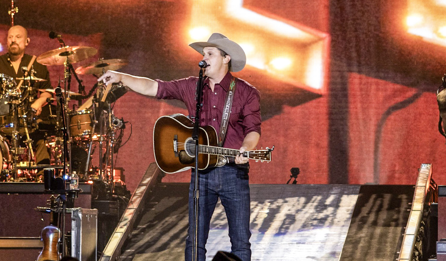 Mr. Saturday Night Brought the Vibes on Thursday at Hartford Healthcare Amphitheater