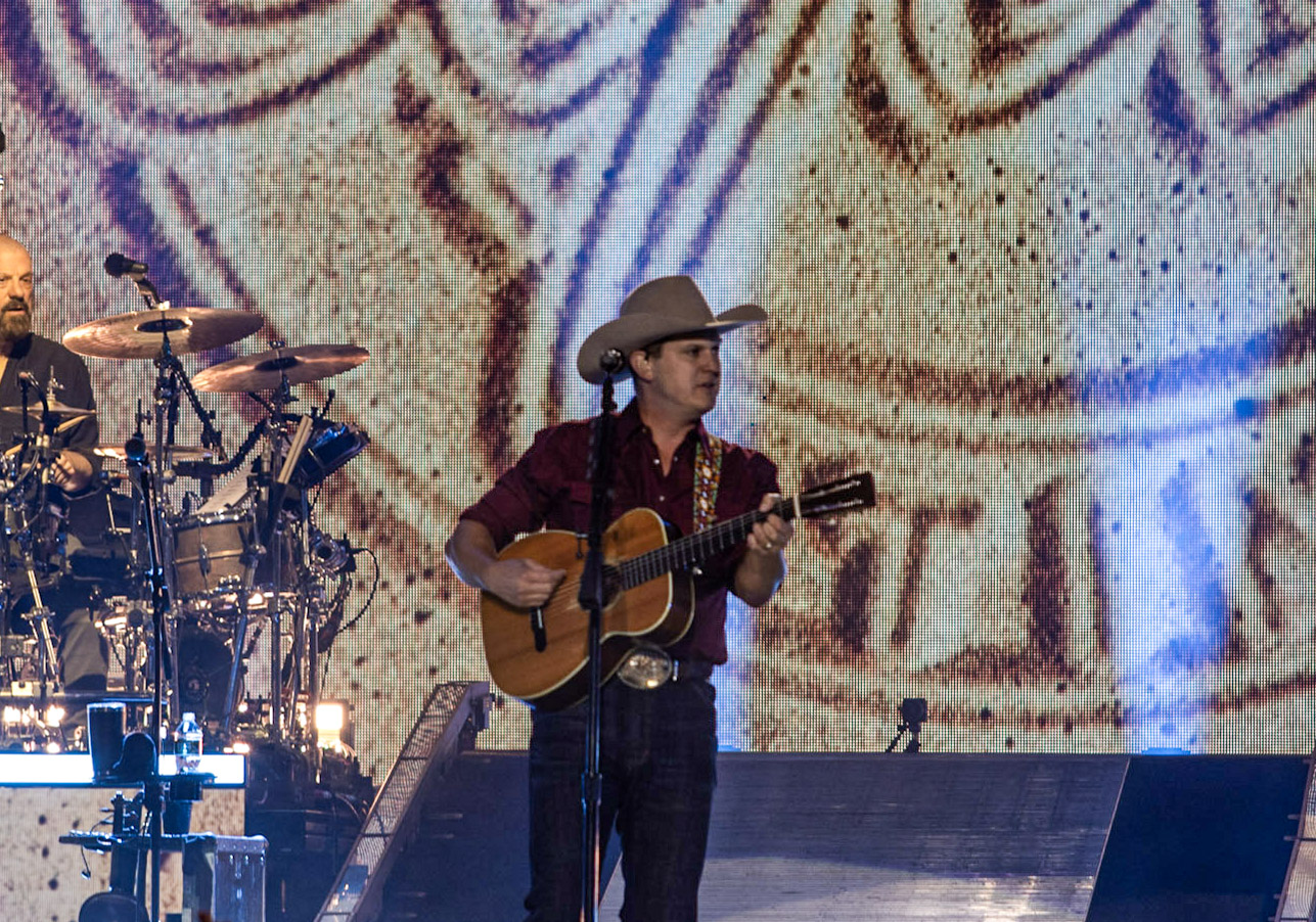 Mr. Saturday Night Brought the Vibes on Thursday at Hartford Healthcare Amphitheater