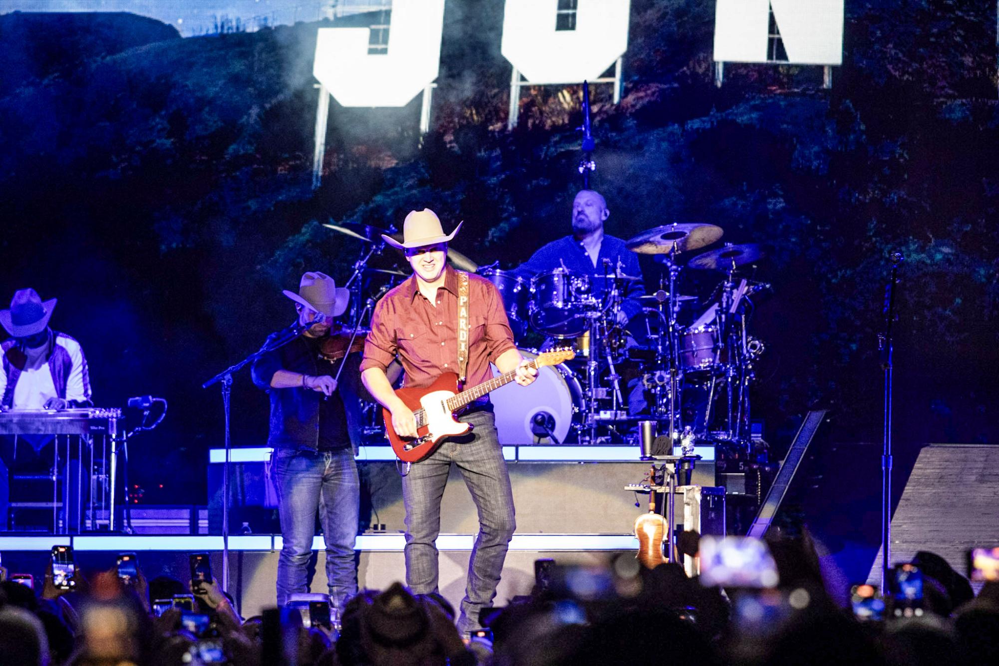 Mr. Saturday Night Brought the Vibes on Thursday at Hartford Healthcare Amphitheater