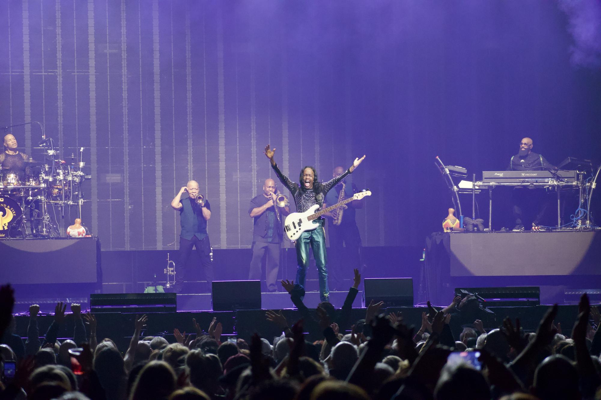 Earth, Wind & Fire Turned Mohegan Sun Into A Boogie Wonderland