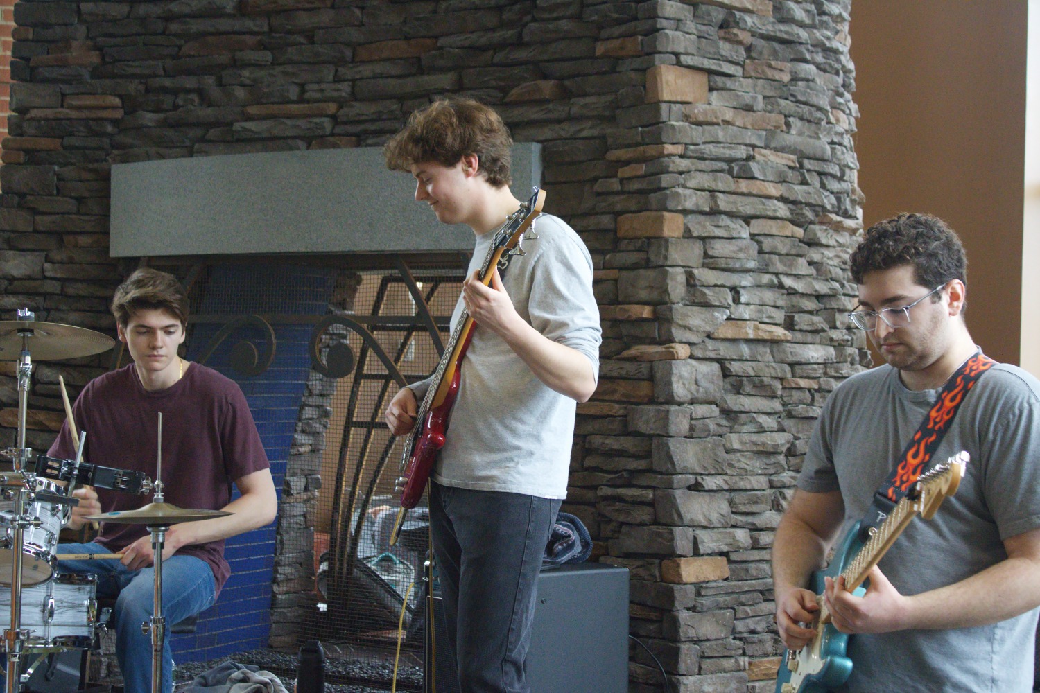 Area Code Rocks Tunes at Noon in the Quinnipiac Piazza