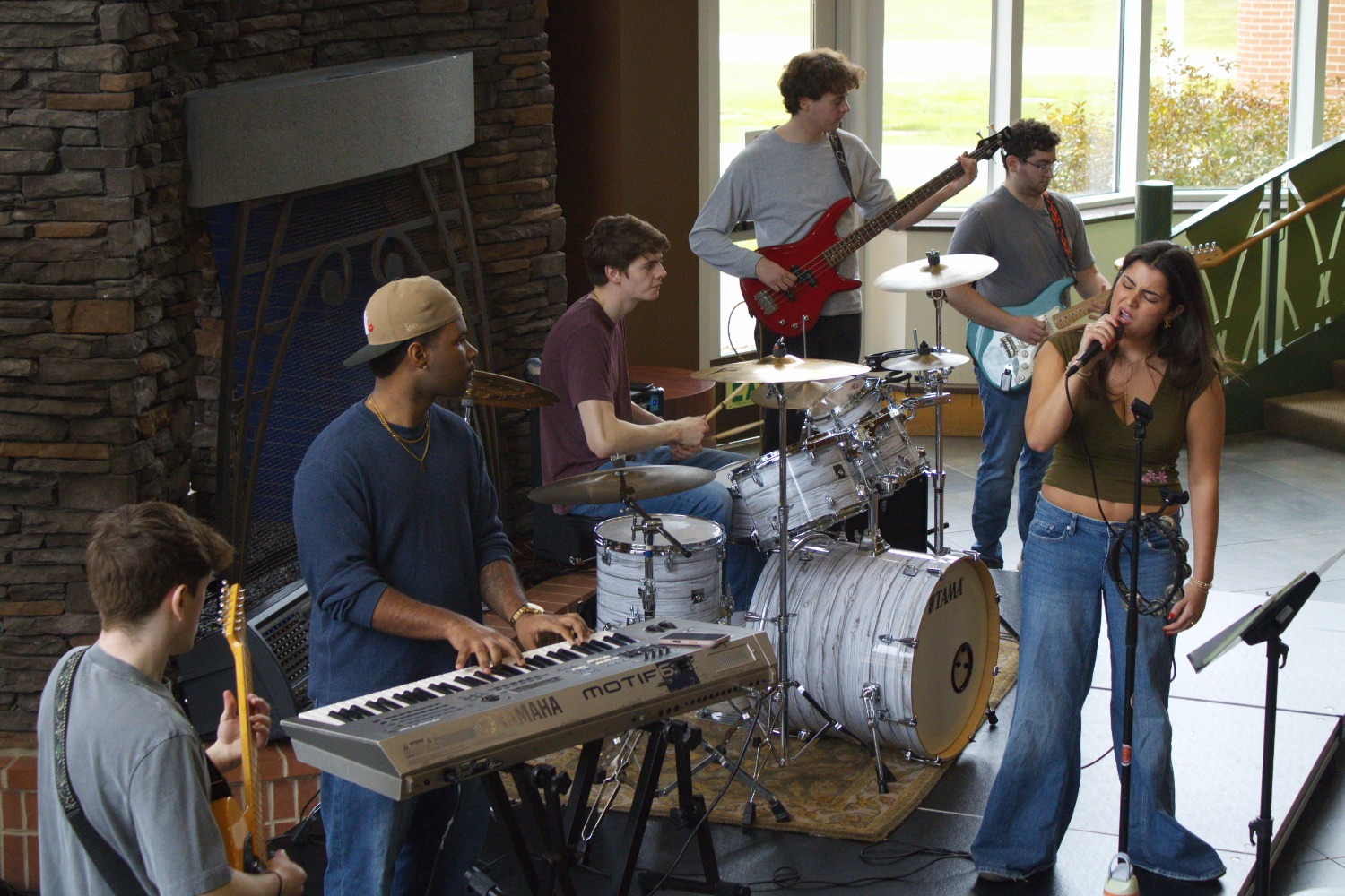 Area Code Rocks Tunes at Noon in the Quinnipiac Piazza
