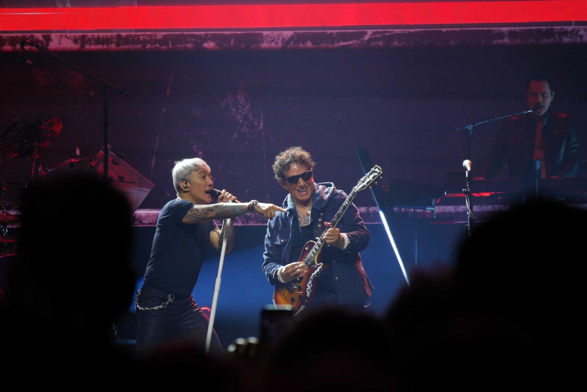 "After All These Years" Journey still rocked the crowd at People's Bank Arena