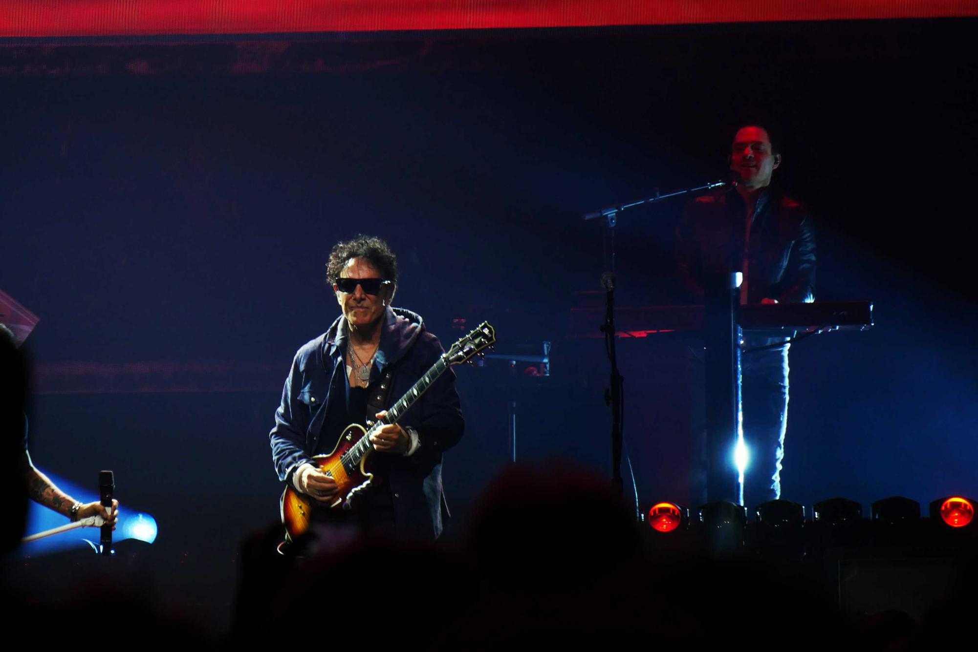 "After All These Years" Journey still rocked the crowd at People's Bank Arena