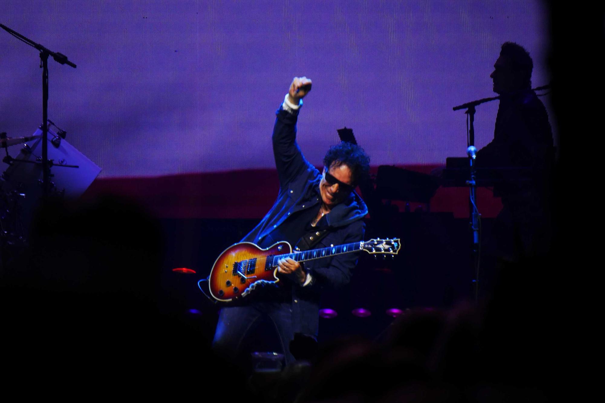 "After All These Years" Journey still rocked the crowd at People's Bank Arena